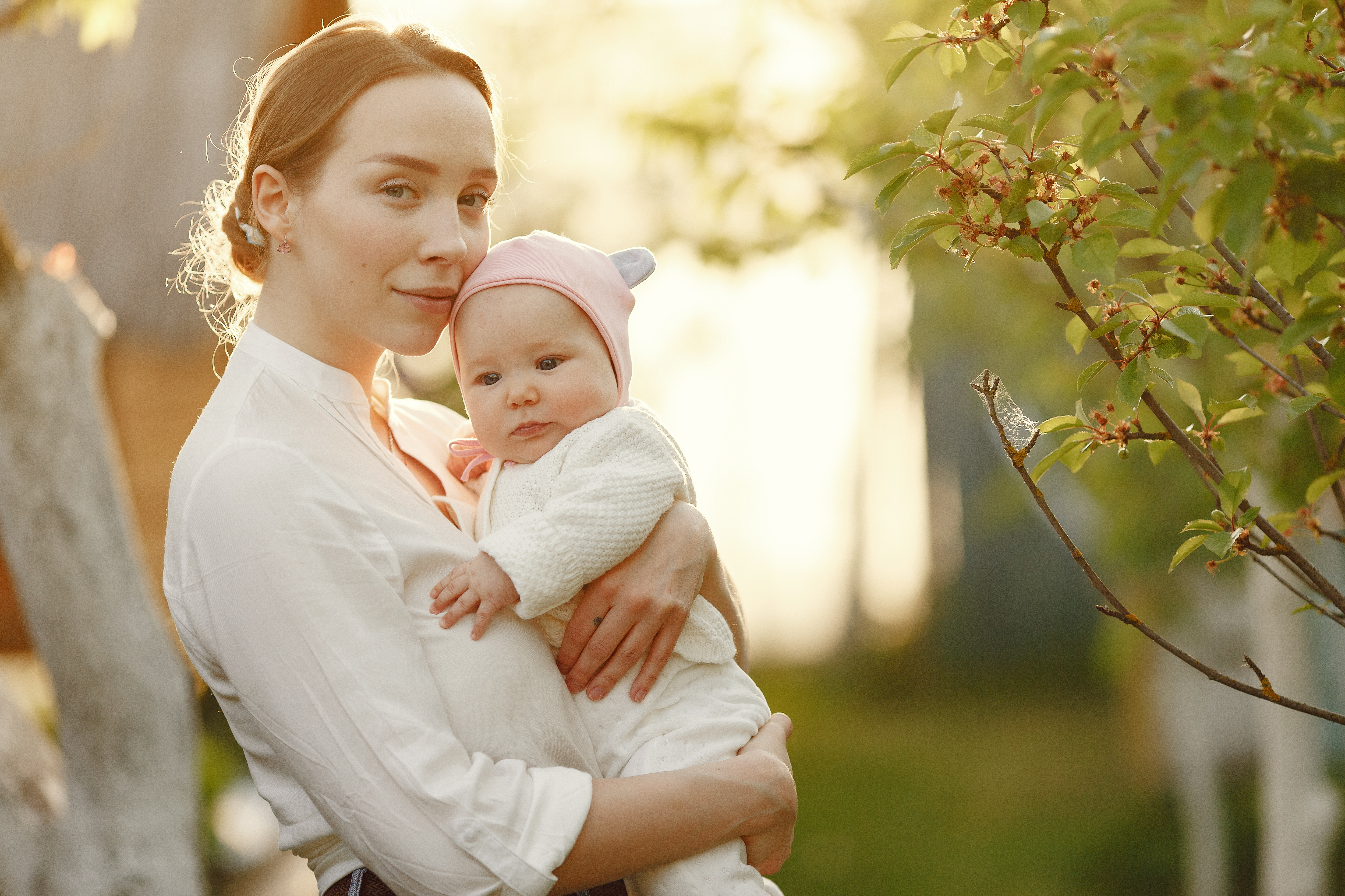 family-spend-time-summer-garden.jpg