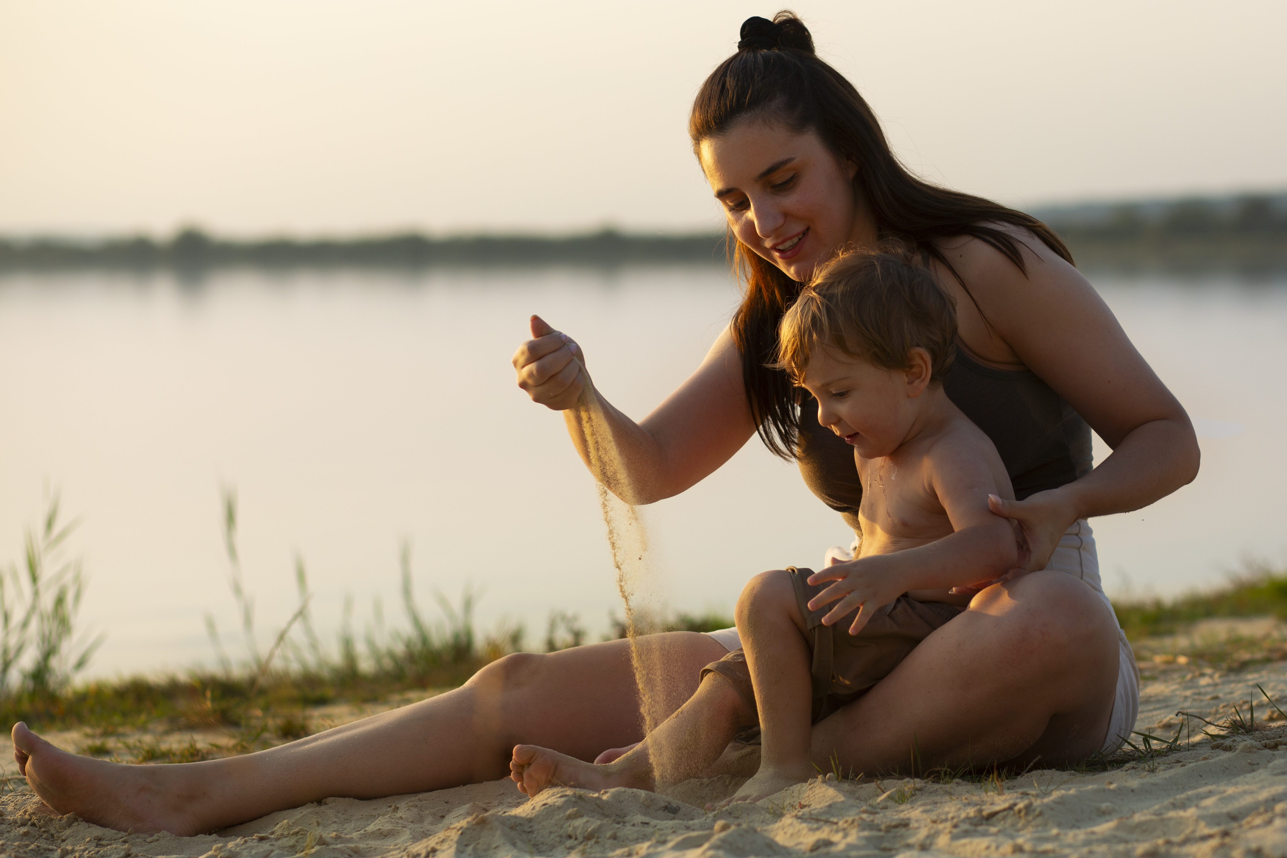 mom-spending-time-with-kid-beach.jpg