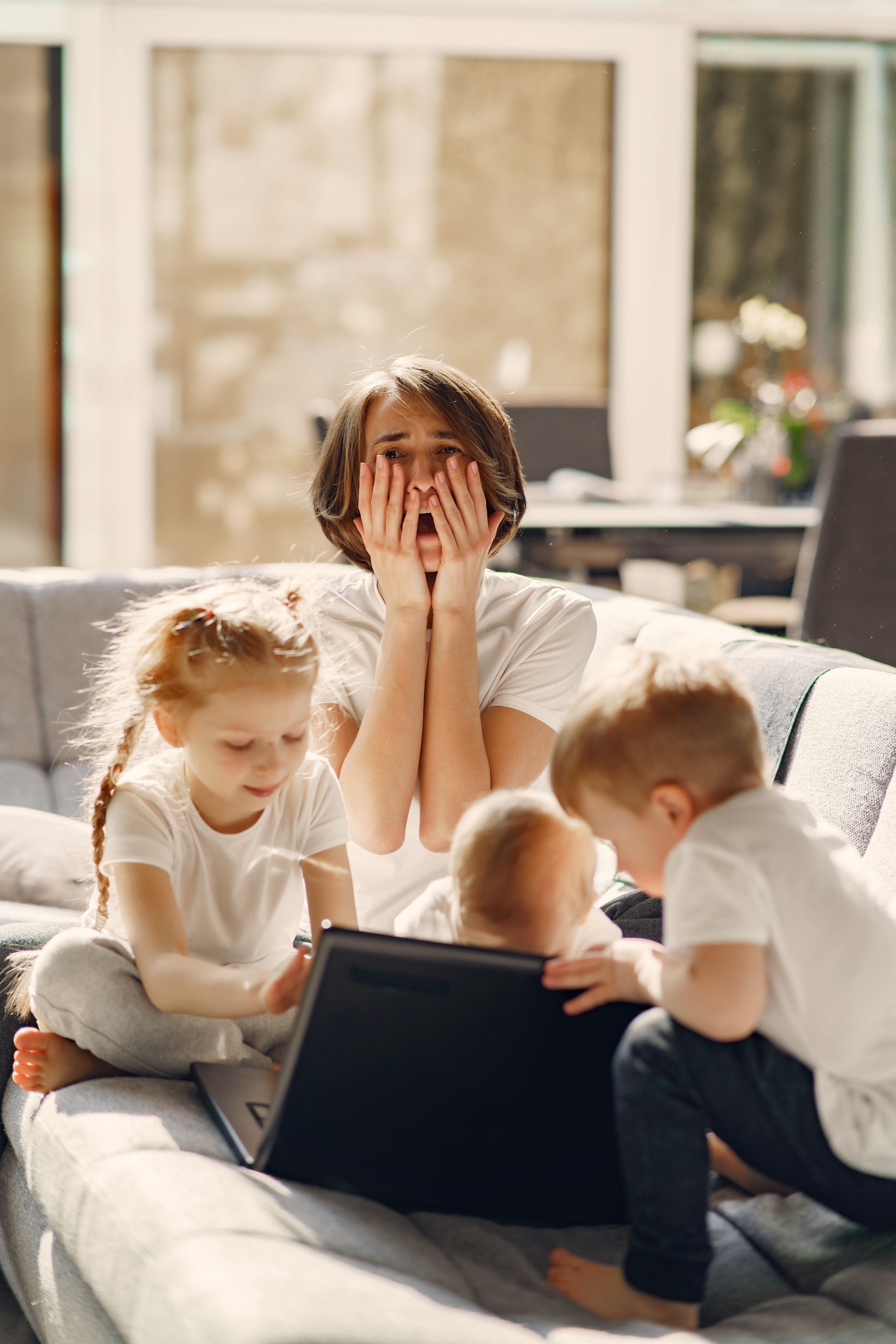 mother-with-children-stay-home-quarantine.jpg