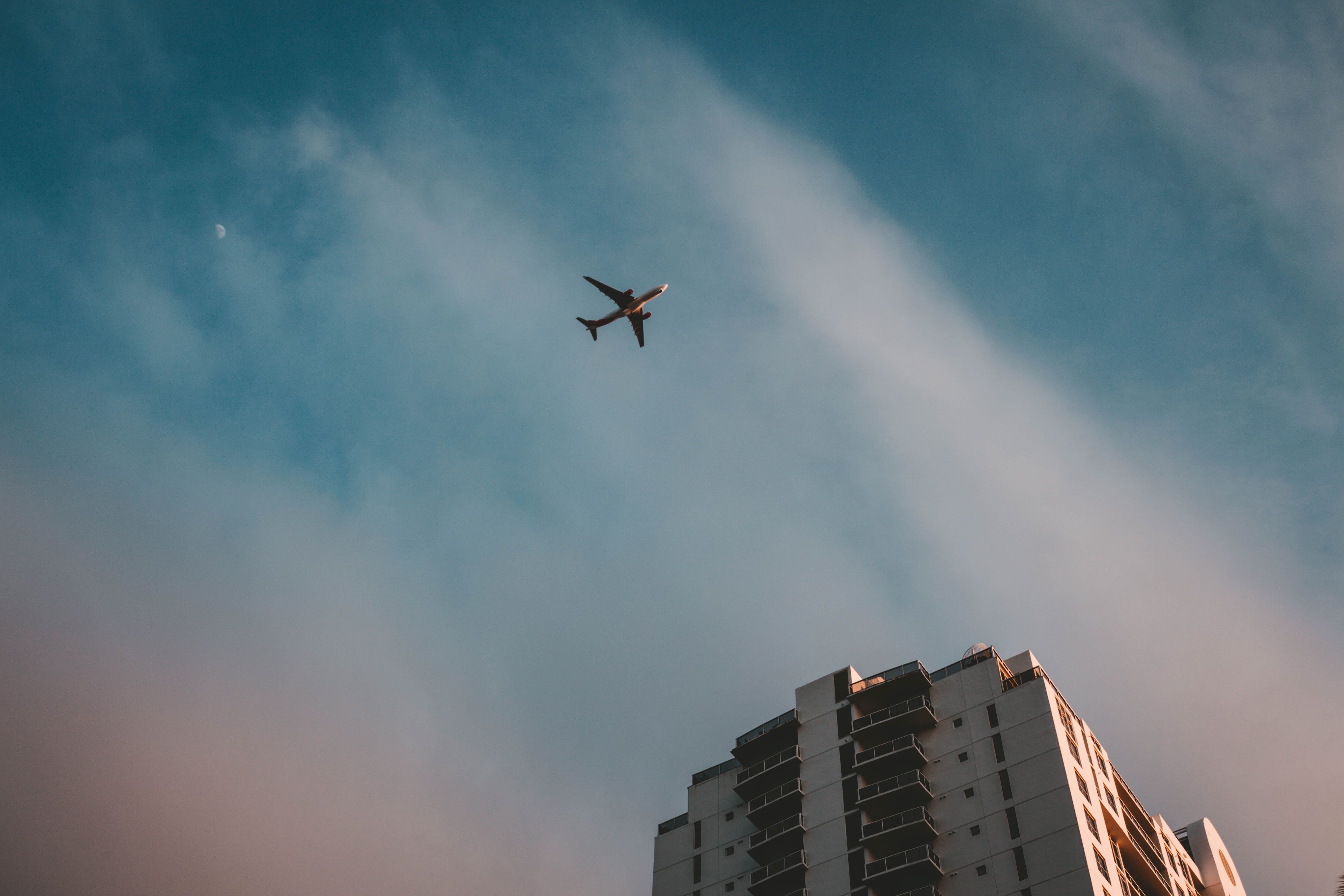 plane-flying-building.jpg