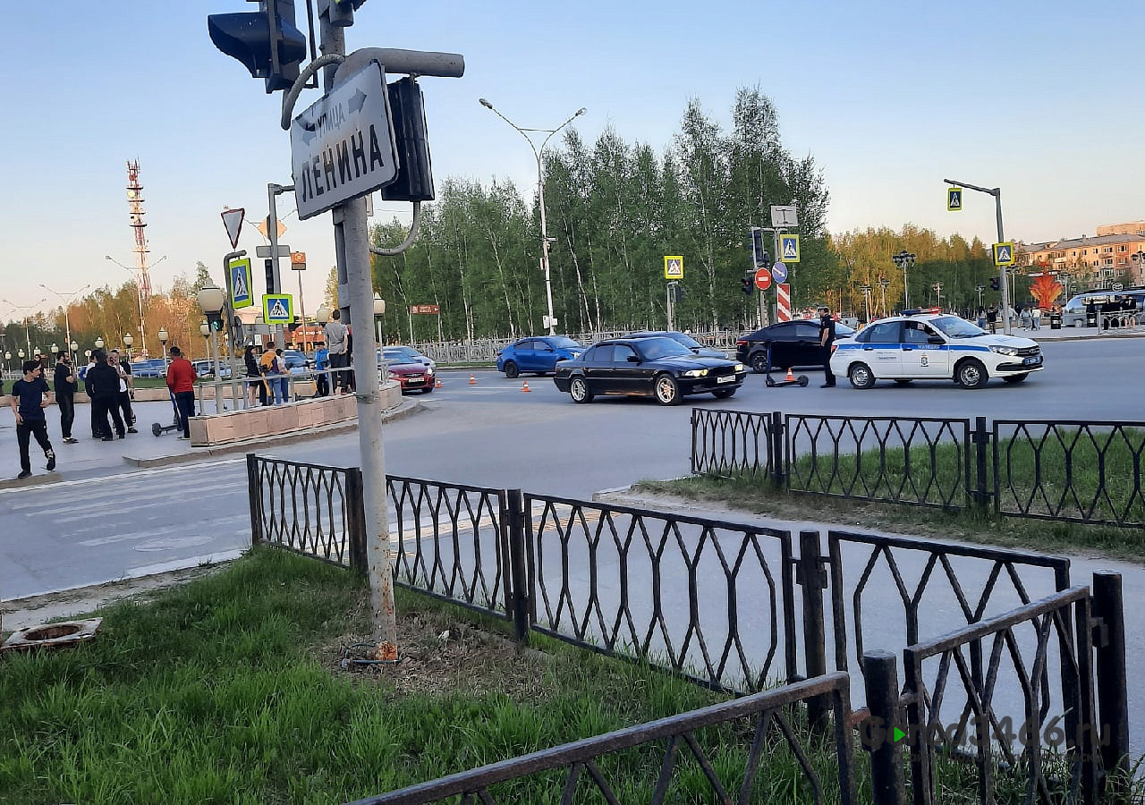 В Нижневартовске сбили девушку на электросамокате