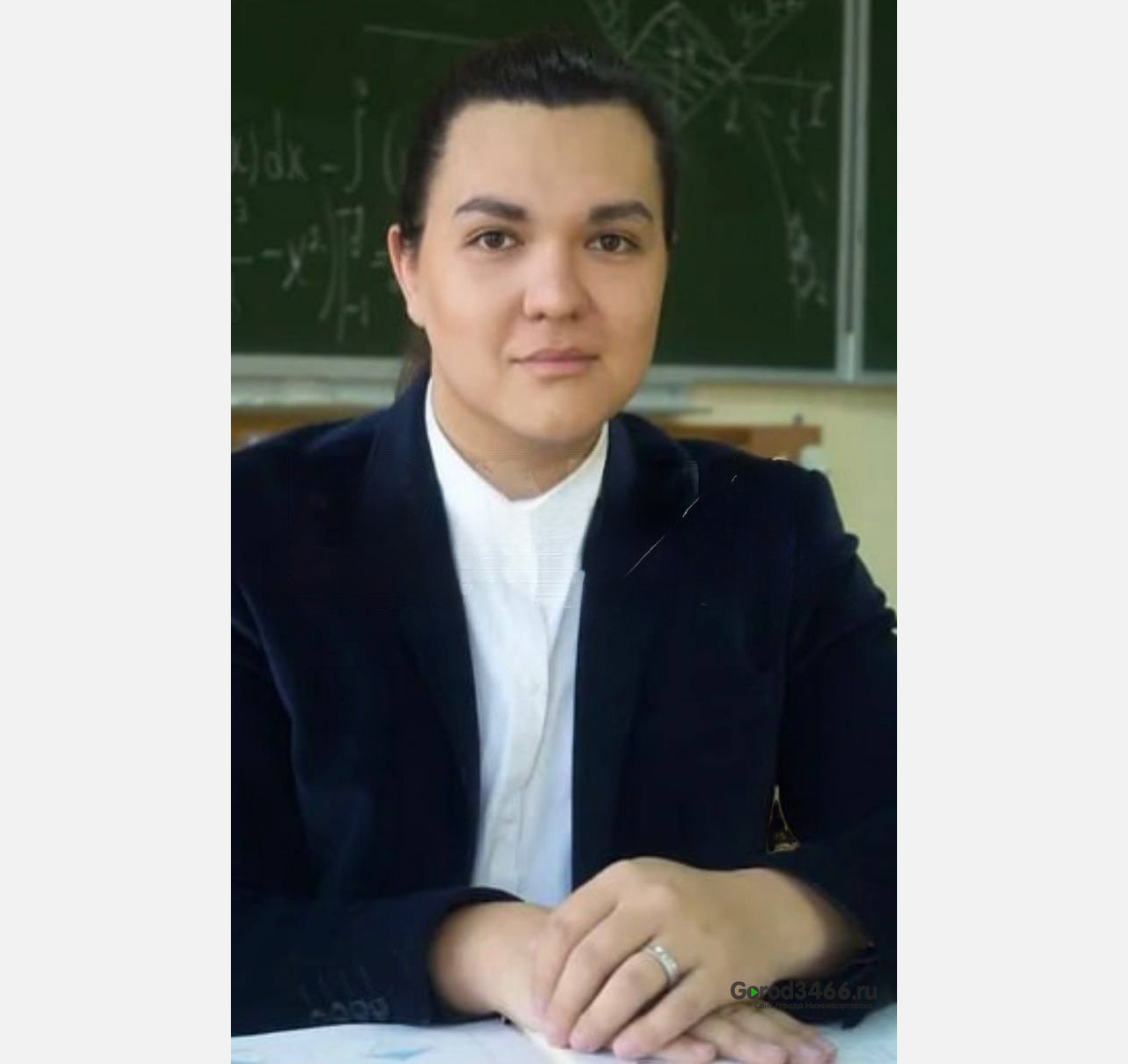 В ХМАО родители и школьники просят вернуть уволенного учителя, обвиненного в пропаганде ЛГБТ
