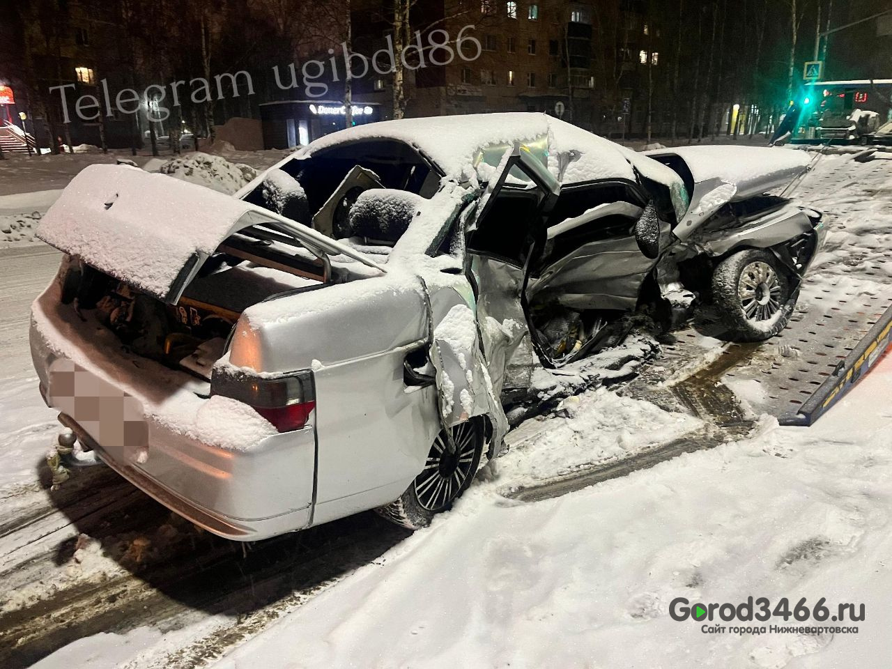 В Нижневартовске 18-летний водитель без прав устроил аварию с пятью пострадавшими