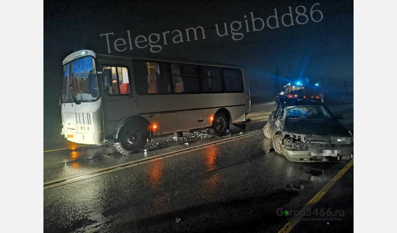 В Югре пьяный водитель спровоцировал массовое ДТП с автобусом