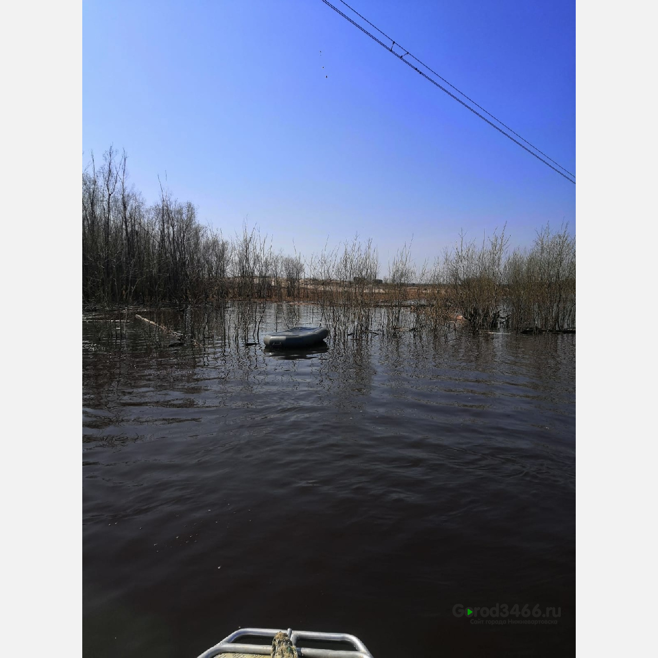 В Нижневартовском районе двое пьяных рыбаков перевернулись на лодке и погибли