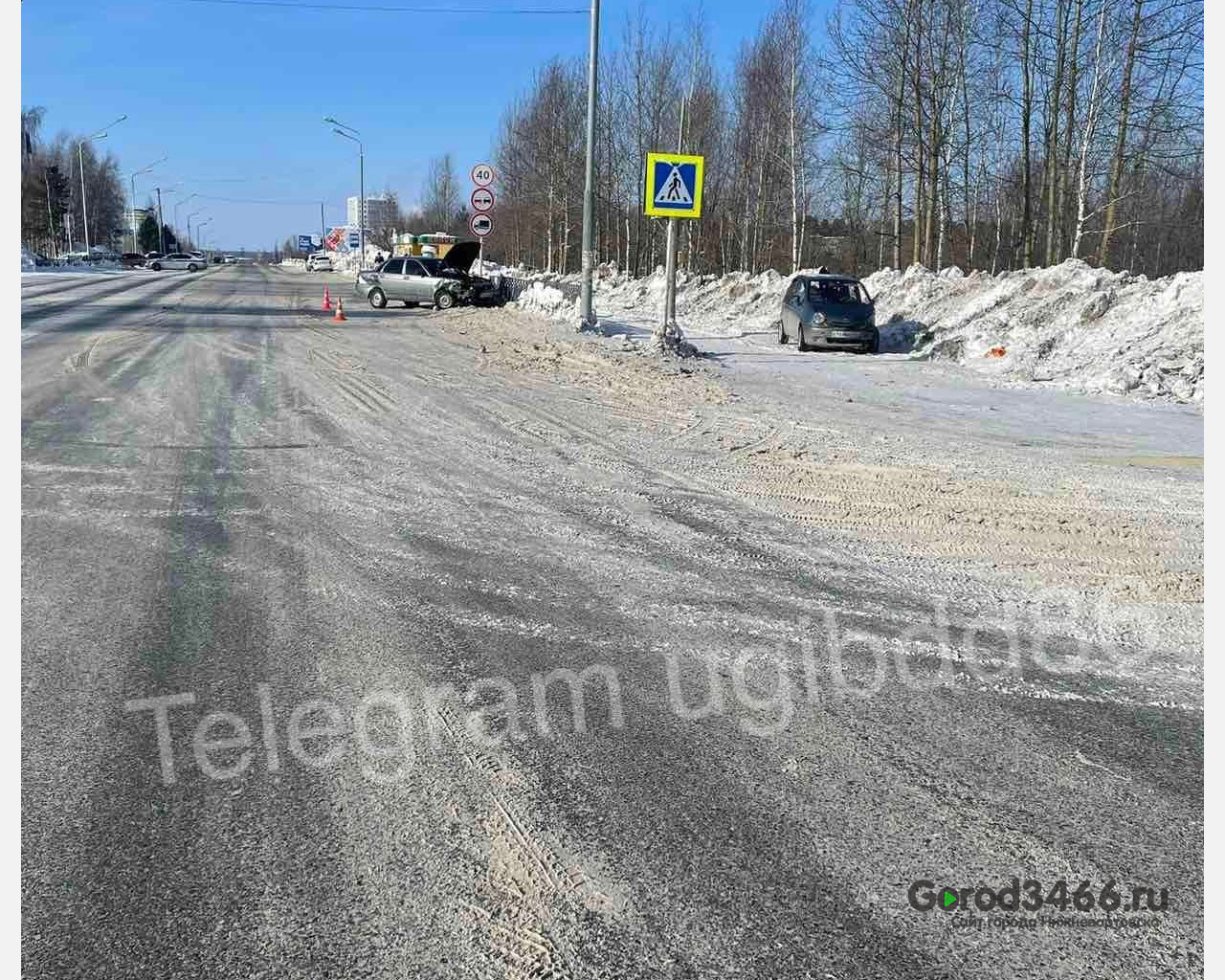 В Югре при столкновении машин пострадал случайный прохожий