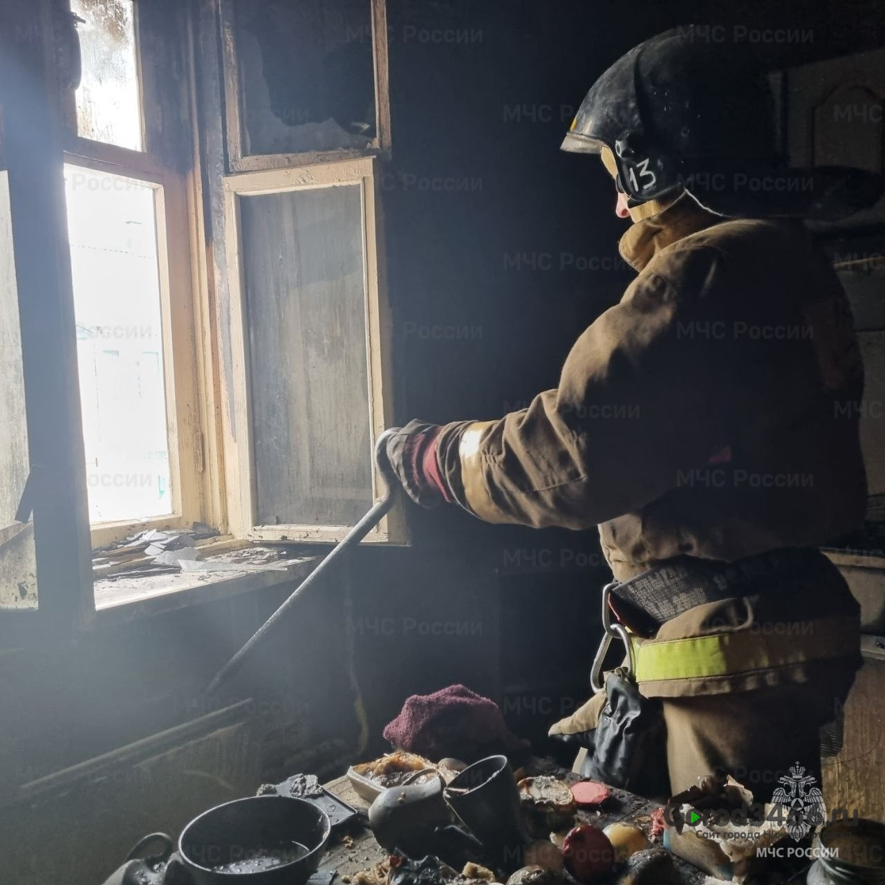В Югре 8-летний мальчик пытался сам потушить пожар в доме